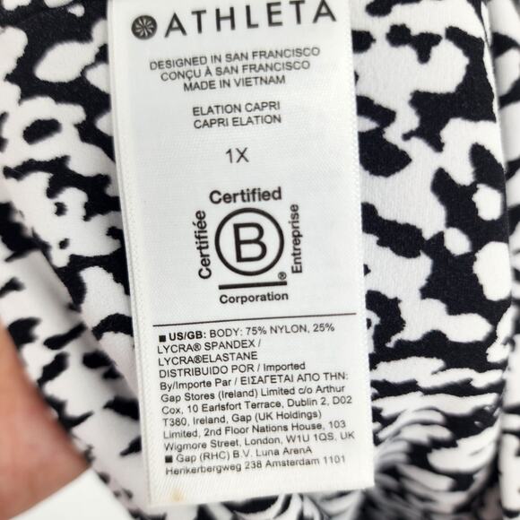Athleta Black and White Ocelot Print Elation Capri Leggings Size 1X - Picture 3 of 4
